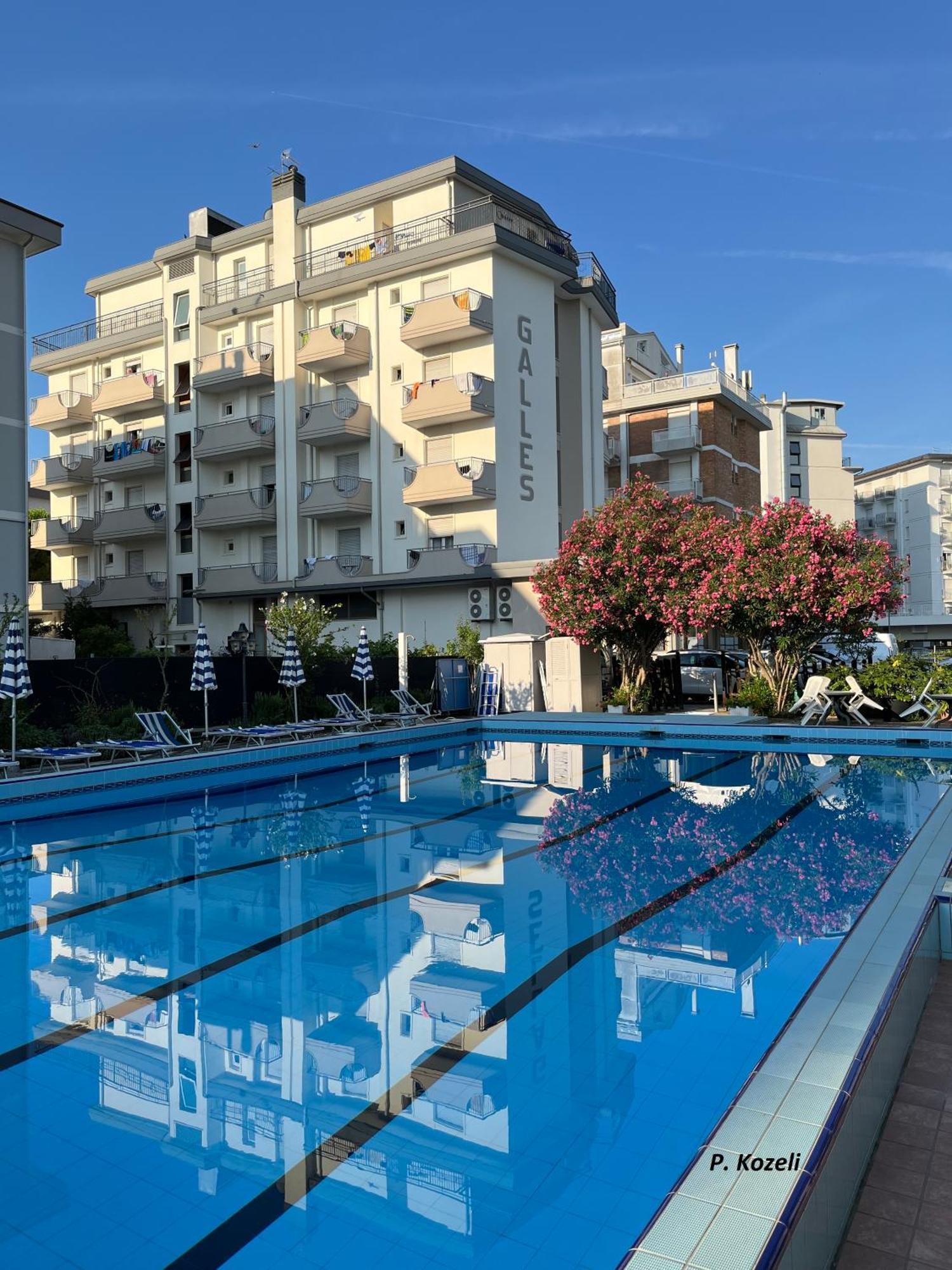 Hotel Galles เยโซโล ภายนอก รูปภาพ
